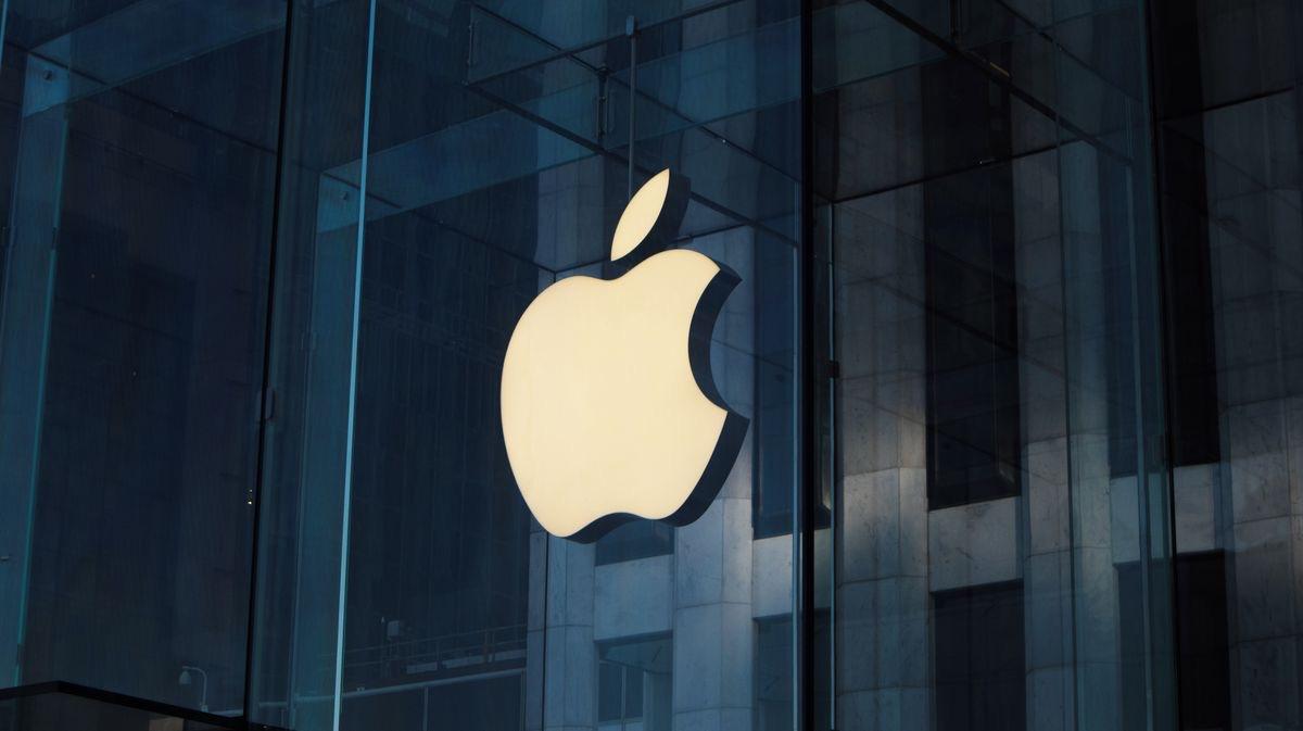 Investors Respond To Apple's Mac, iPad Hike; AAPL's Price Crashes 5%
